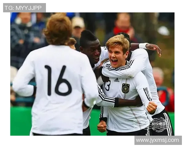 对话杨强：回顾足球生涯的辉煌与挑战之路