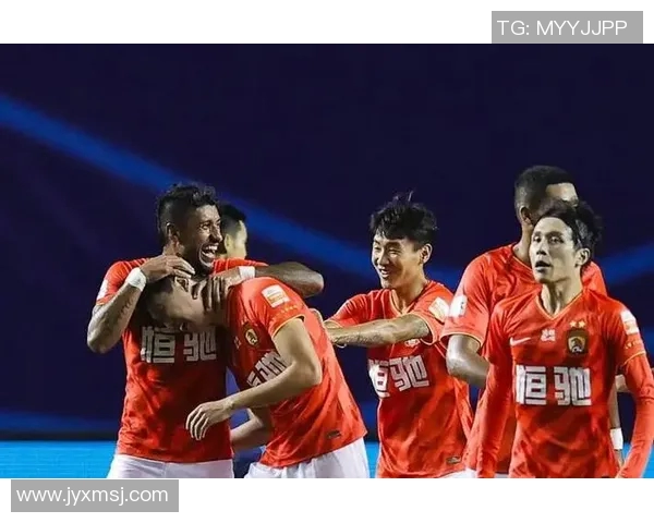 杭州足球队灵活性引发热议球迷与专家各执己见探讨争议背后原因 杭州足球队灵活性引发热议球迷与专家各执己见探讨争议背后原因