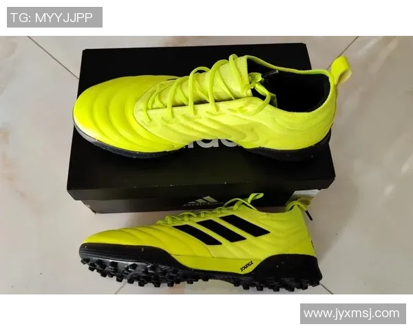 性价比高的tf足球鞋推荐适合各类场地的最佳选择